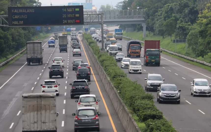 Lalu lintas jalan tol/ Foto: Ist