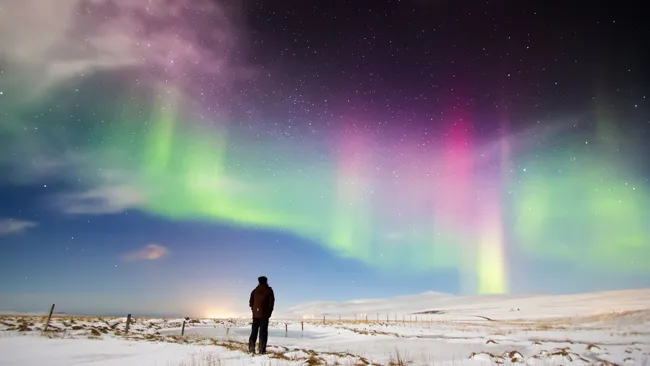 Aurora akibat badai matahari/ Foto: space