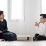 Ilustrasi mendengarkan / Foto: freepik