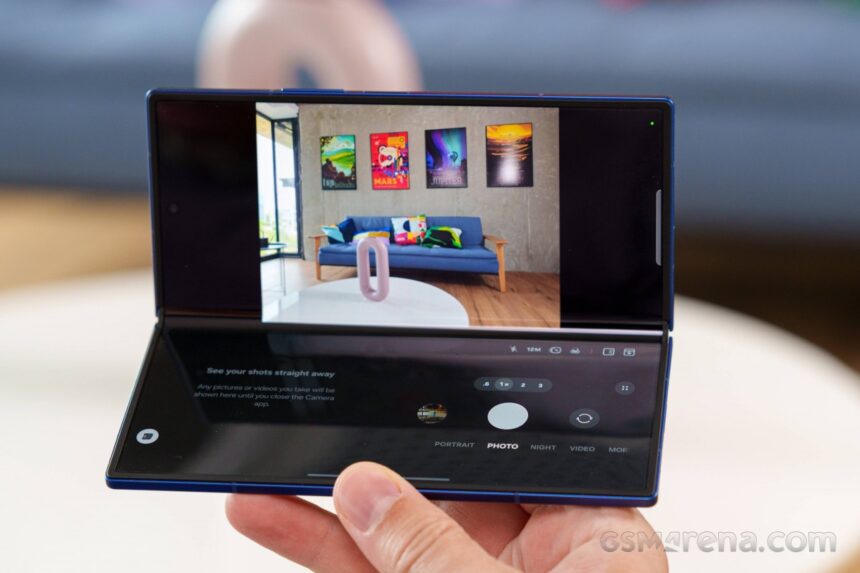 Bocoran tampilan Samsung Fold8/ Foto: GSM Arena