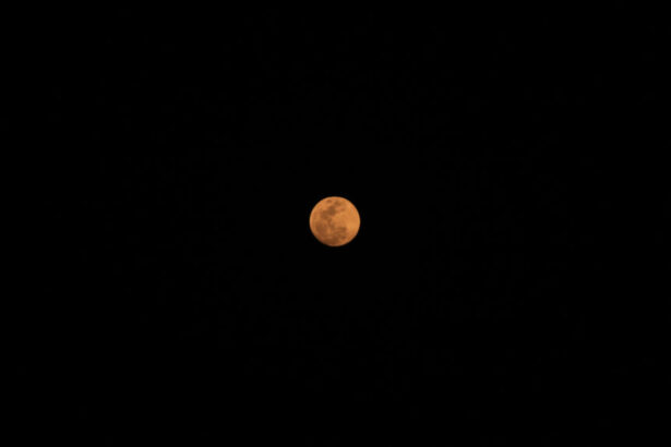 Ilustrasi gerhana bulan merah/ Foto: freepik