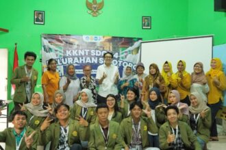 Mahasiswa UPN Veteran Jatim foto bersama dengan para peserta/dok.aktual.co.id