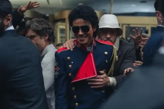Jaafar Jackson saat memerankan pamannya Michael Jackson/ Foto: variety