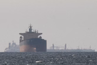Kapal Tanker di Selat Hormuz/ Foto: the guardian