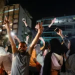 Masyarakat Lebanon merayakan gencatan senjata/ Foto: aljazerra