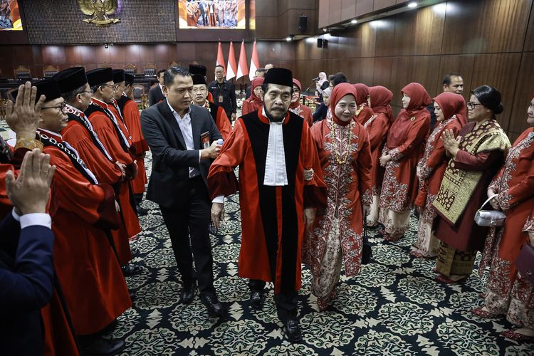 Anwar Usman usai kirab purna tugas di MK/ Foto: courtesy KOMPAS