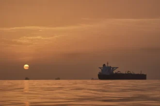 Kapal tanker di Selat Hormuz/ Foto: Aljazeera