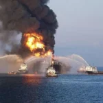 Kebakaran Kilang Minyak Deepwater Horizon/ Foto: The Guardian