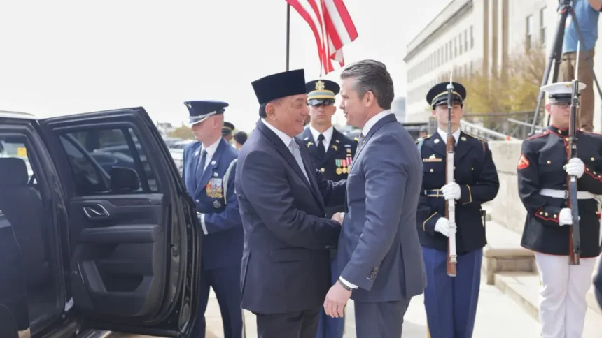 Menhan Sjafrie bertemu Menteri Perang AS Pete Hagseth / Foto: Kemhan