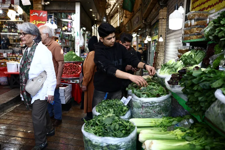 Aktifitas pasar di Iran/ Foto: aljazeera