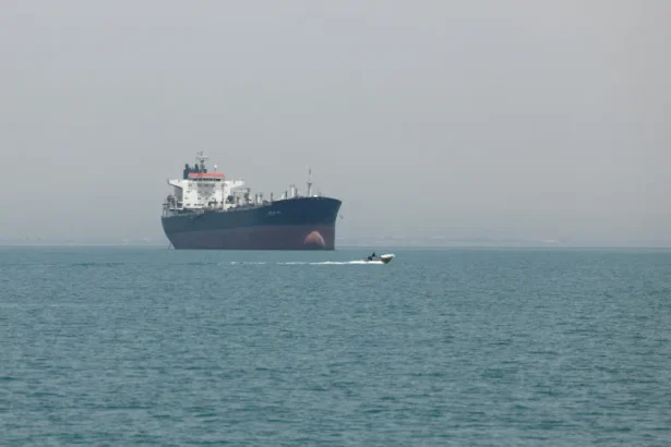 Kapal tangker di Selat Hormuz/ Foto: Aljazeera