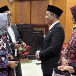 Syaifuddin Zuhri saat beramah tamah dengan undangan DPRD Kota Surabaya/ Foto: aktual