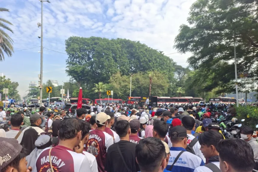 Massa buruh memadati Monas/ Foto: courtesy ANTARA