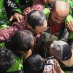 Nadiem Makarim di tengah-tengah driver ojek online/ Foto: ANTARA
