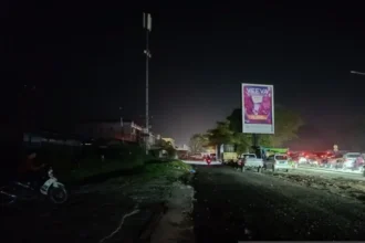 Kondisi jalan raya di Kota Pekanbaru dengan kondisi listrik padam total/ Foto: Courtesy ANTARA