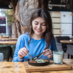 Ilustrasi makan/ Foto: freepik