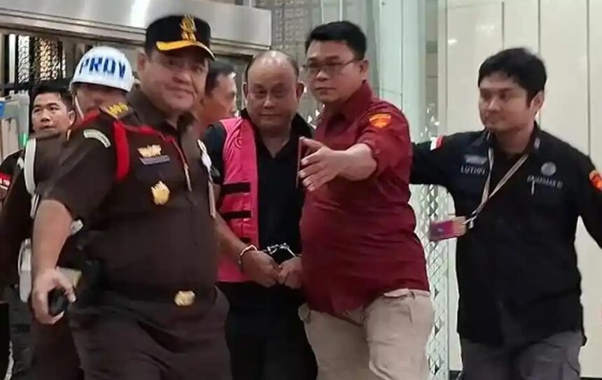 Dadan Hindayana saat diamankan oleh Kejakgung / Foto: capture Tribun