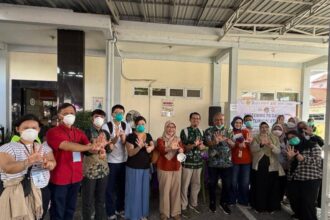 Dinkes Surabaya bersama FK Unair melakukan tracing TBC/ Foto: Pemkot Surabaya