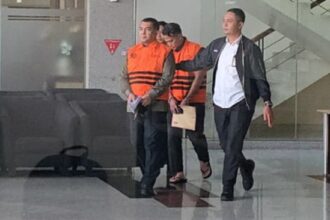 Silmy Karim memakai rompi orange di KPK/ Foto: capture CNN