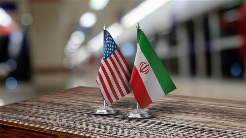 Bendera AS dan Iran/ Foto: anadolu