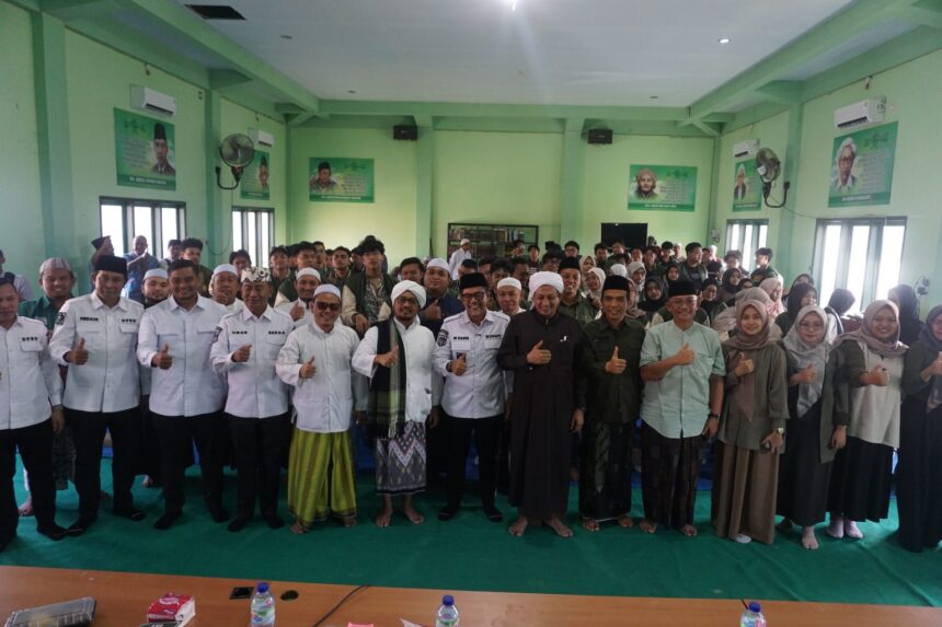 Foto bersama saat pembukaan KKN Inovasi Pesantren di Probolinggo/dok.istimewa