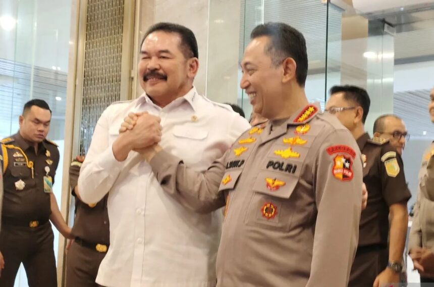 Kapolri Jenderal Pol. Listyo Sigit Prabowo dan Jaksa Agung ST Burhanuddin / foto: ANTARA