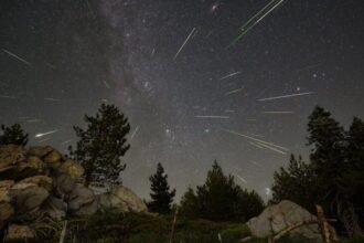 Ilustrasi hujan meteor/ Foto: time and date