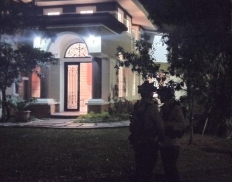 Polisi jaga di rumah Sentul, Bogor/ Foto: ANTARA