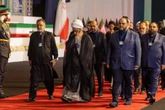 Para delegasi perwakilan negara yang menghadiri upacara pemakaman Ali Khamenei/ Foto: anadolu