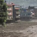 Sebuah wilayah di distrik Rasuwa, Nepal, yang hancur akibat banjir bandang disertai lumpur/ Foto: vietnam