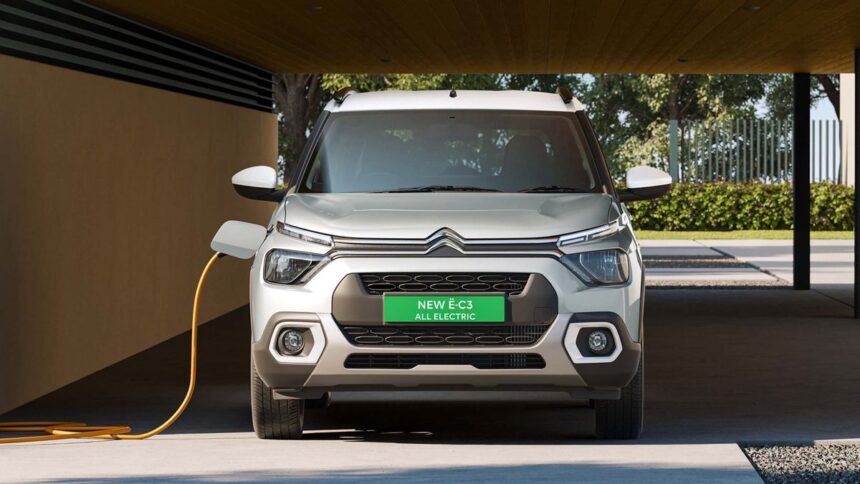 Citroen memperkenalkan e-C3X terbaru/ Foto: Ist