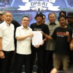 Pimpinan DPR bersama Aliansi Masyarakat Pati Bersatu (AMPB)/ Foto: Ist
