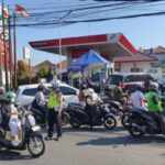 Antrian pembeli BBM di SPBU Denpasar, Bali/ Foto: ANTARA BALI