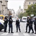 Polisi Prancis berjaga di ibu kota, Paris/ Foto: VNA