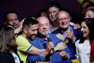 Presiden Brasil Luiz Inácio Lula da Silva berbicara setelah memenangkan pemilihan presiden putaran kedua, di Sao Paulo, Brasil/ Foto: Reuters