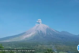 Gunung Semeru saat erupsi/ Foto: ANTARA