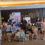 Anak-anak memamerkan kreasi batiknya/dok.aktual.co.id