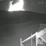 Penampakan erupsi Gunung Anak Krakatau/ Foto: ANTARA