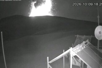 Penampakan erupsi Gunung Anak Krakatau/ Foto: ANTARA