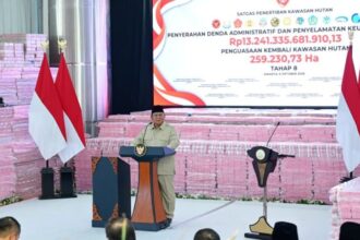 Presiden Prabowo Subianto menyampaikan sambutannya di Kompleks Kejaksaan Agung Republik Indonesia/ Foto: BPMI Setpres