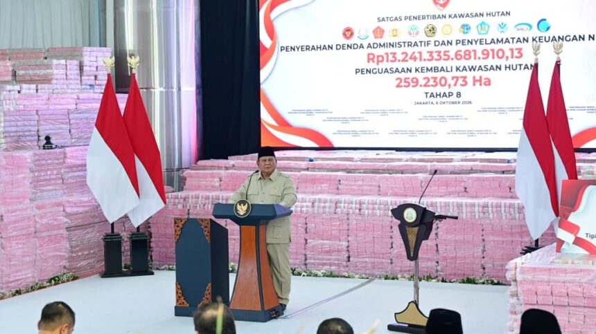 Presiden Prabowo Subianto menyampaikan sambutannya di Kompleks Kejaksaan Agung Republik Indonesia/ Foto: BPMI Setpres