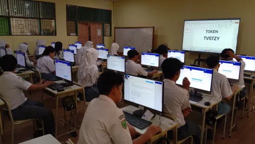 Siswa mengerjakan TKA Tahun 2026/ foto: Ist