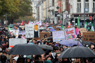 Aksi unjuk rasa di Prancis/ Foto: the guardian